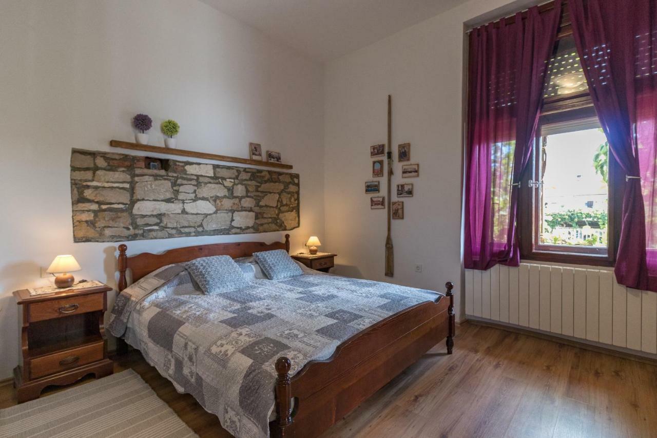 Apartment Villa Lora Пула Екстер'єр фото